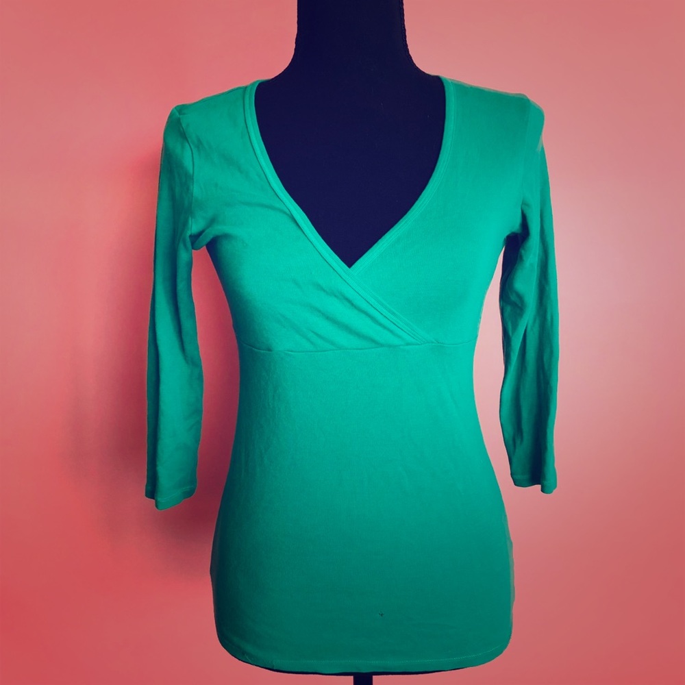 THE TEE SHOP CUTE GREEN CROSS VNECK SHIRT